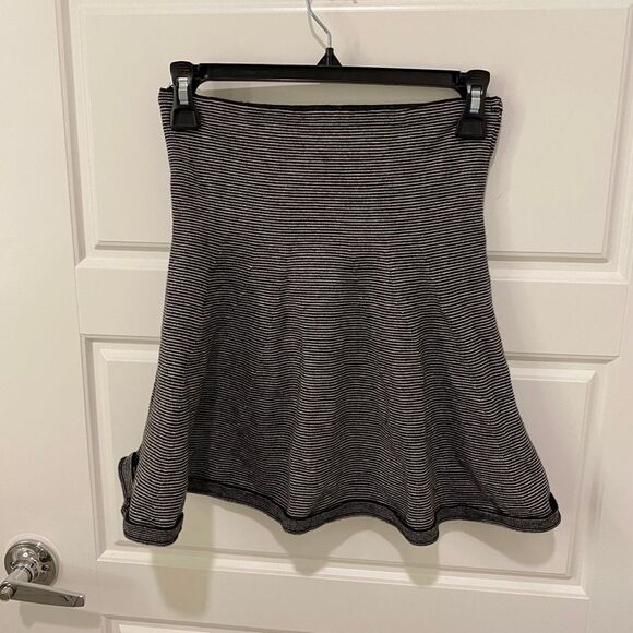 Zara Women's Knit Elastic Mini Skirt. Black/White. Medium. Dark Academia. Cute. - Picture 2 of 9